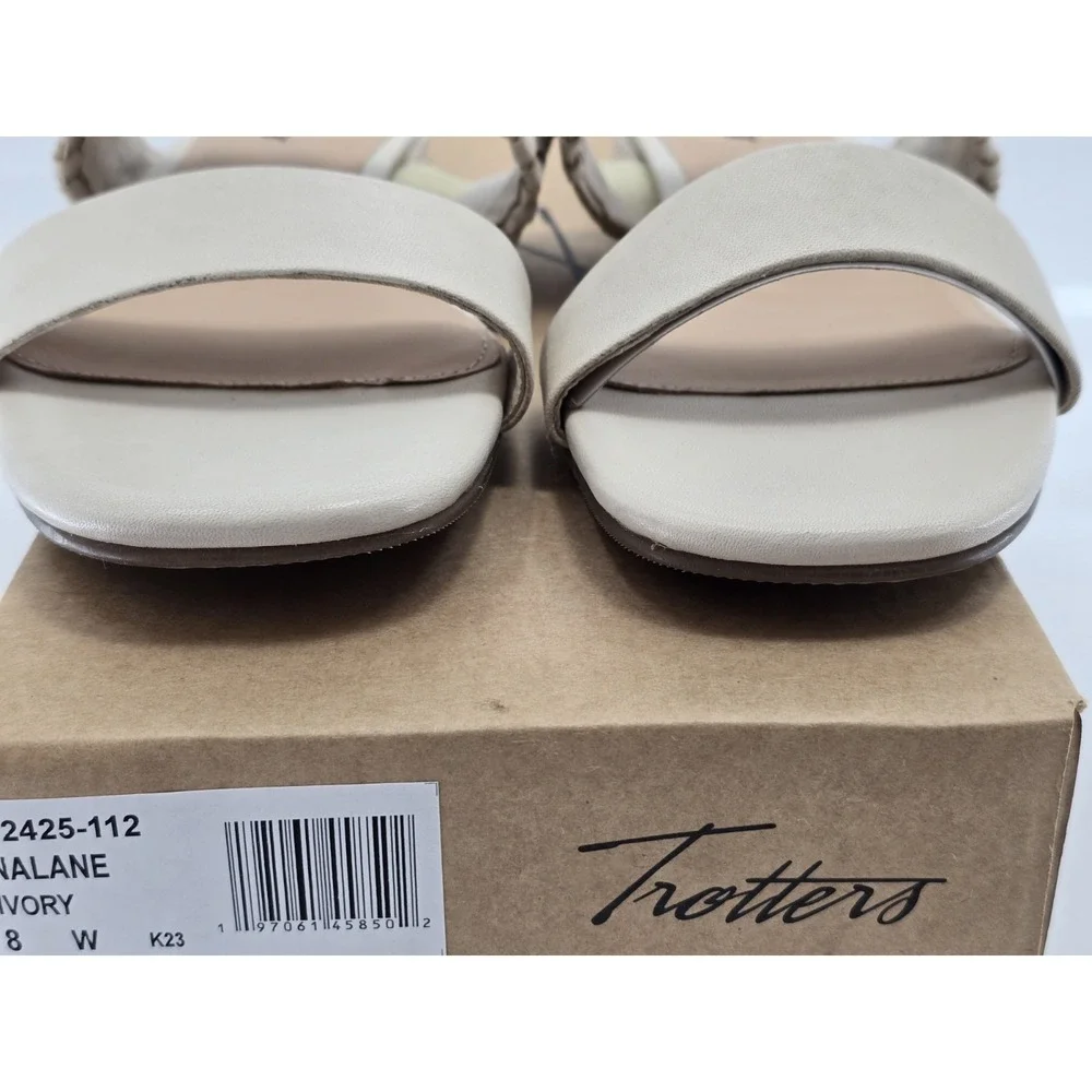 NIB Trotters Women's Nalane Sandals - Color Ivory - Size 8 Wide - Picture 3 of 13